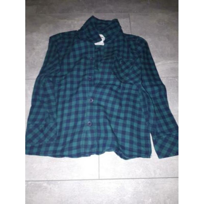 Jongens kleding maat 110 en 116 Shirts en korte broeken maat