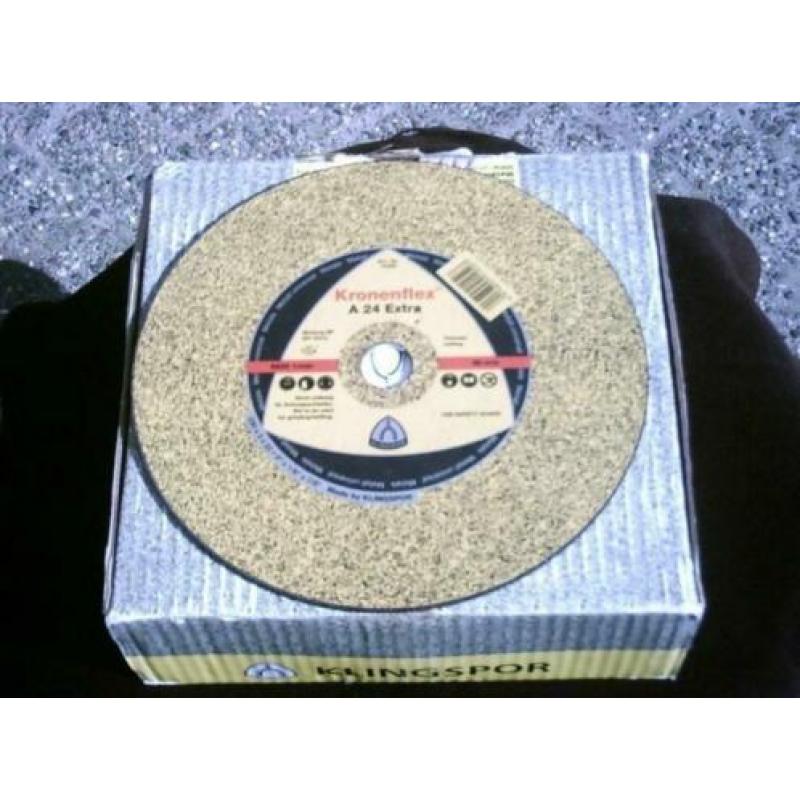 ?? Slijpschijven slijpschijf € 2,50 per schijf van 230 mm.