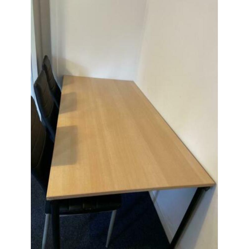 Vergadertafel met 6 stoelen