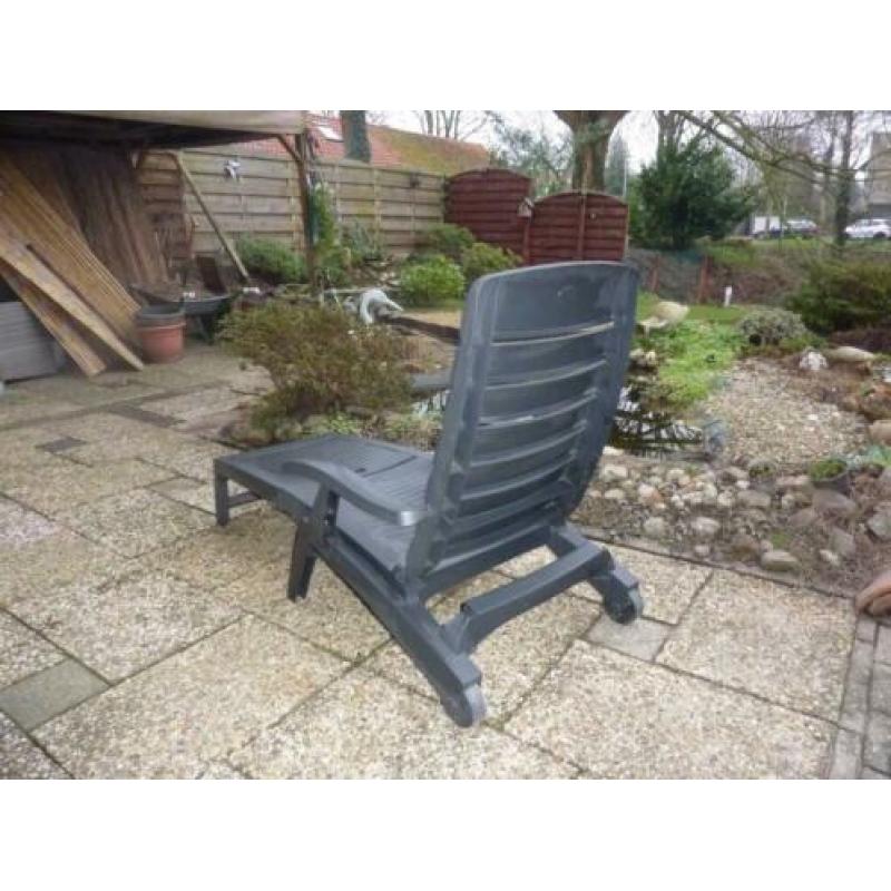 Te koop g.o.h en nette antraciet kleurige Hartman ligbed