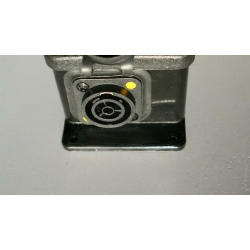Keraf verdeeldozen - Neutrik powerCON TRUE1 doorlus