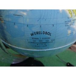 Vintage wereldbol / globe, Schaal 1:51.025.000,made in Italy