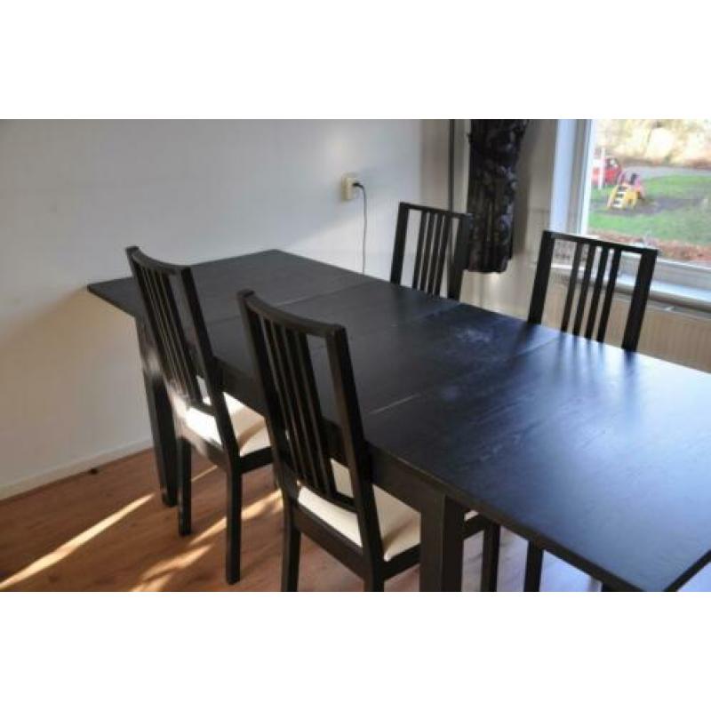 Uitschuifbare eettafel voor 4 personen, incl. 4 stoelen