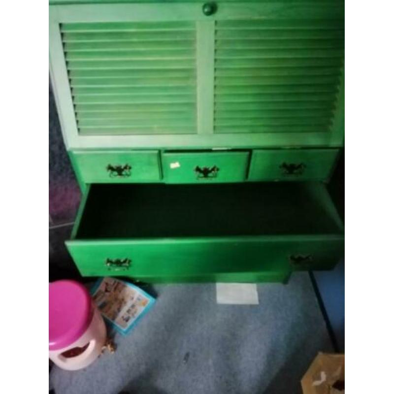 Groene ladekast met klep