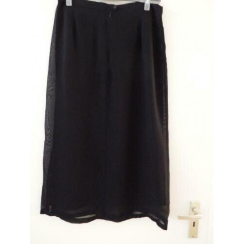 Rok zwart lang mt.44 (L)