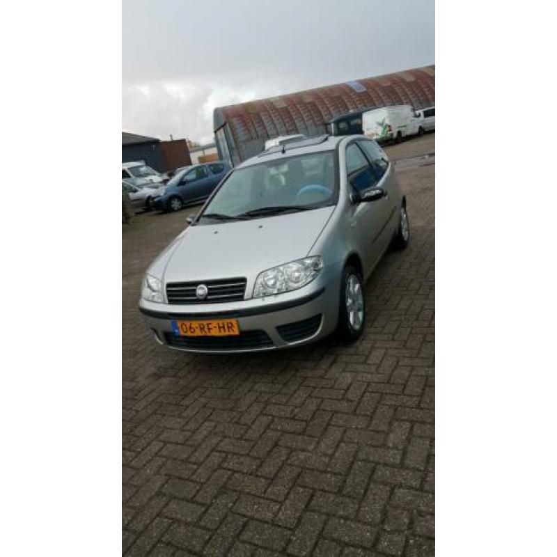 Fiat Punto 1.2 3DR 2005 Grijs
