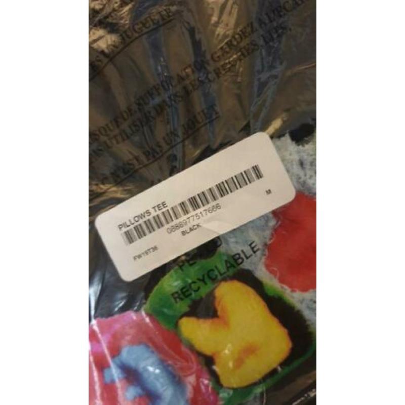 Supreme Pillows Tee Black