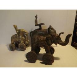 brons , 3 kleine antieke bronzen olifantjes