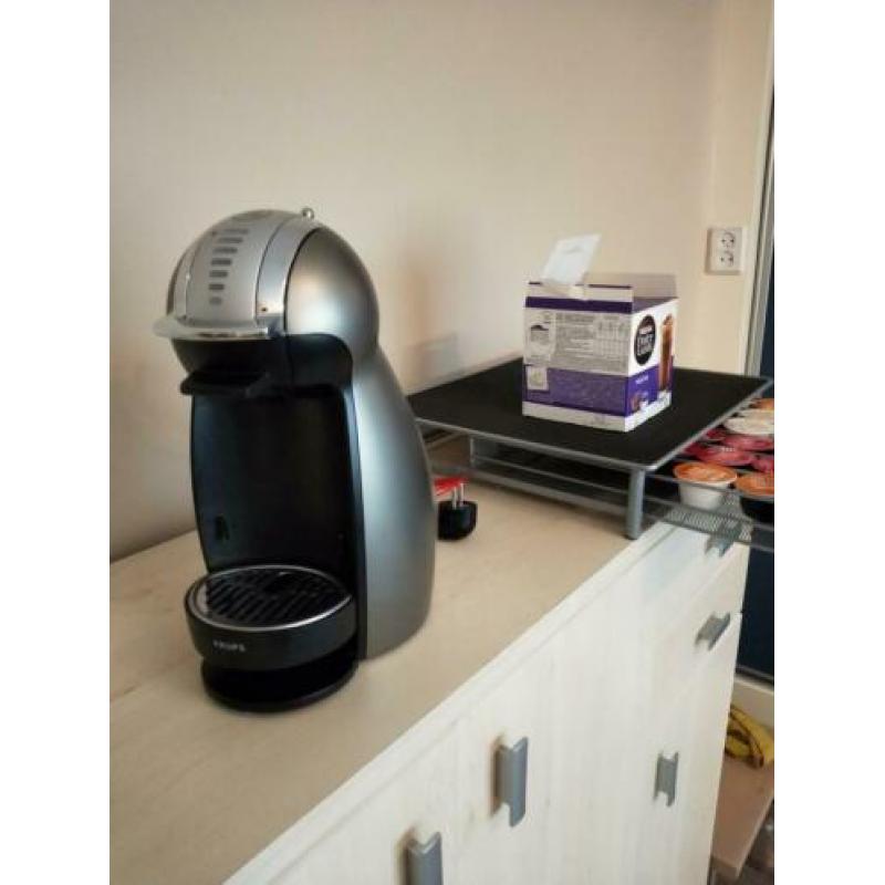 Krups Nescafé Dolce Gusto Genio2 met cupshouder, zie foto's