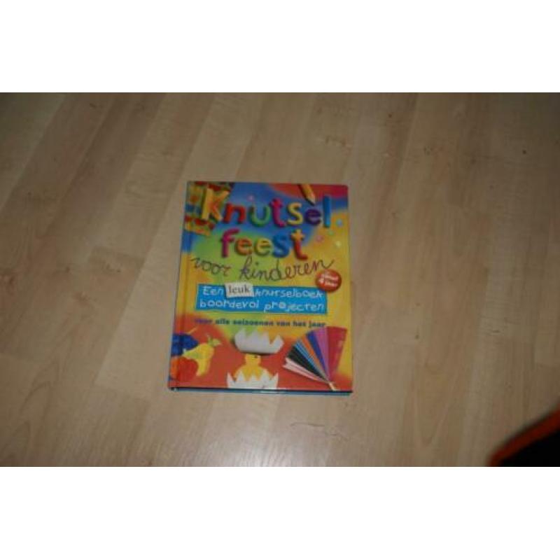 4 knutsel boeken