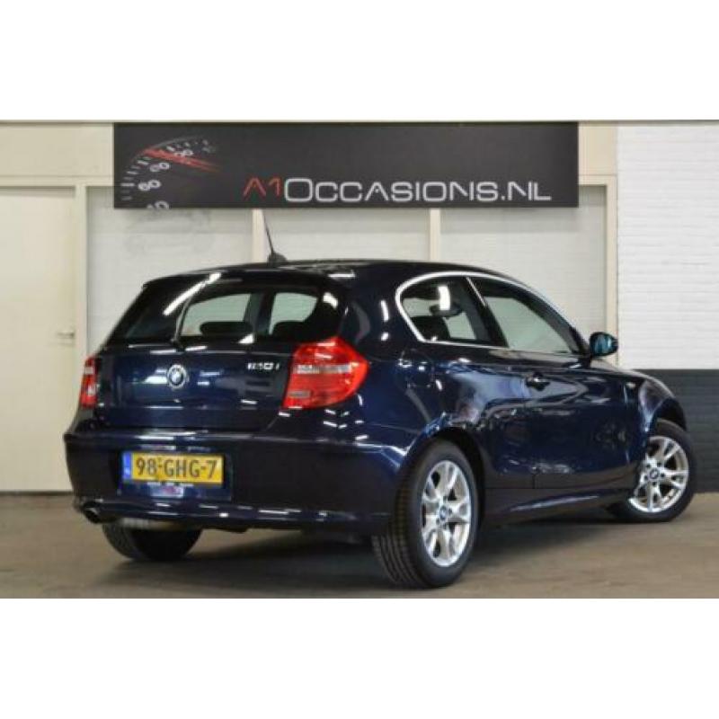 BMW 1 Serie 120i Business Line met navi en automaat!