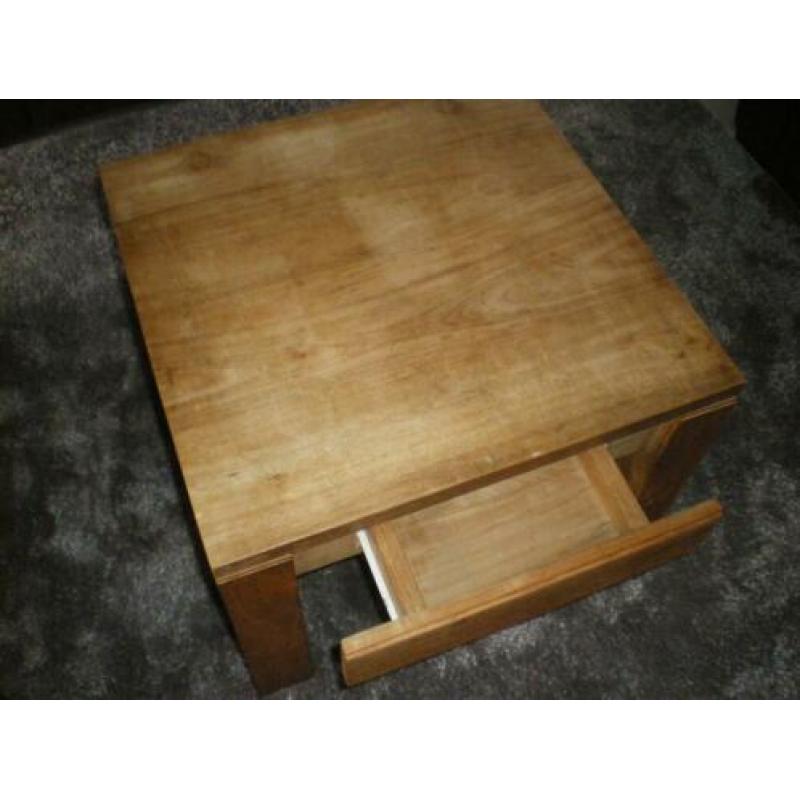 Tafel / Bijzettafel