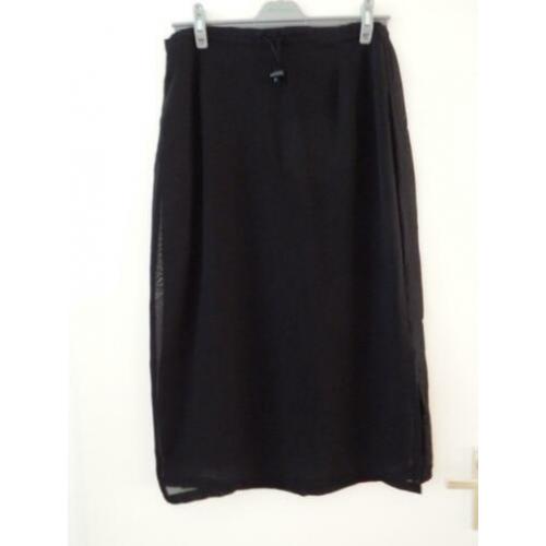 Rok zwart lang mt.44 (L)