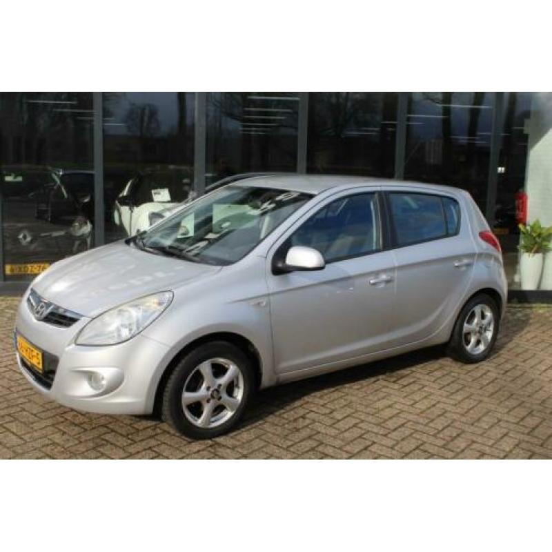 Hyundai i20 1.2i DynamicVersion *Airco* (bj 2009)