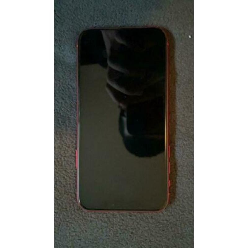 Rode Apple iPhone XR 128GB. Zo goed als nieuw.
