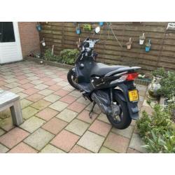 Kymco AGILITY 16+ 50 4T (stuurverwarming)