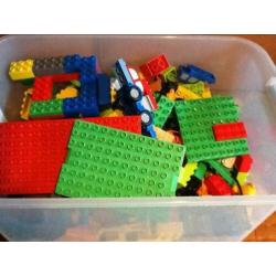 Bak vol duplo heeeeel veel auto,s enz