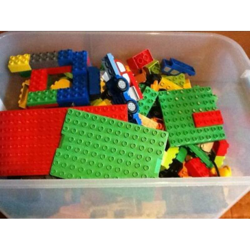Bak vol duplo heeeeel veel auto,s enz