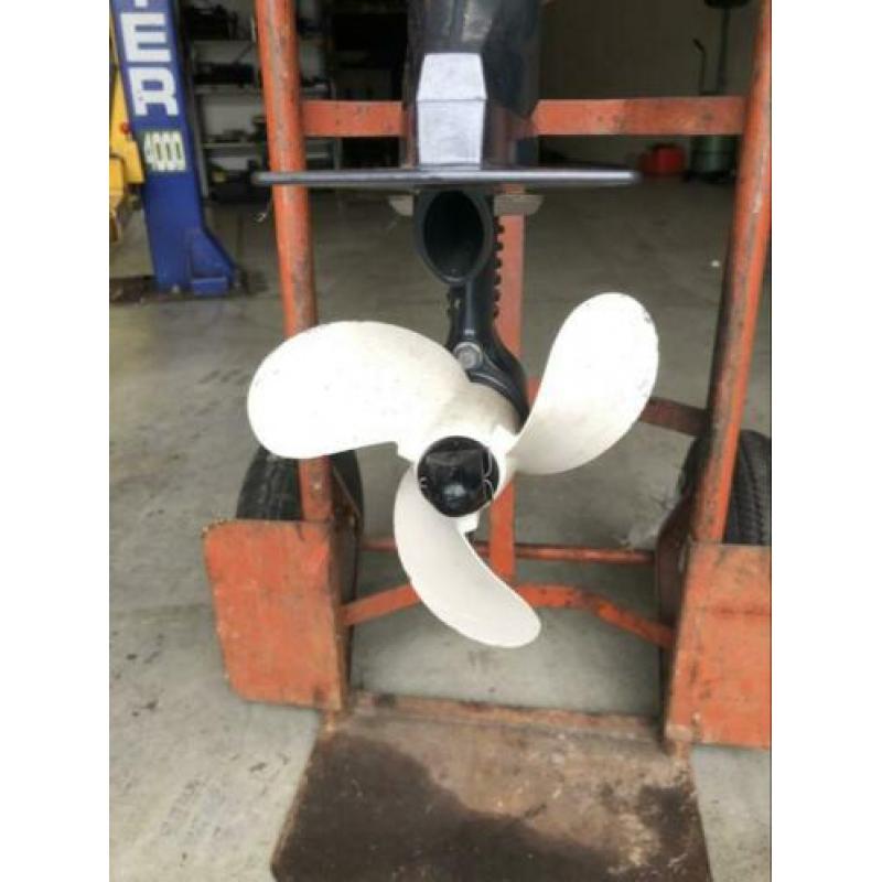 Te koop 6 pk 4 takt buitenboordmotor