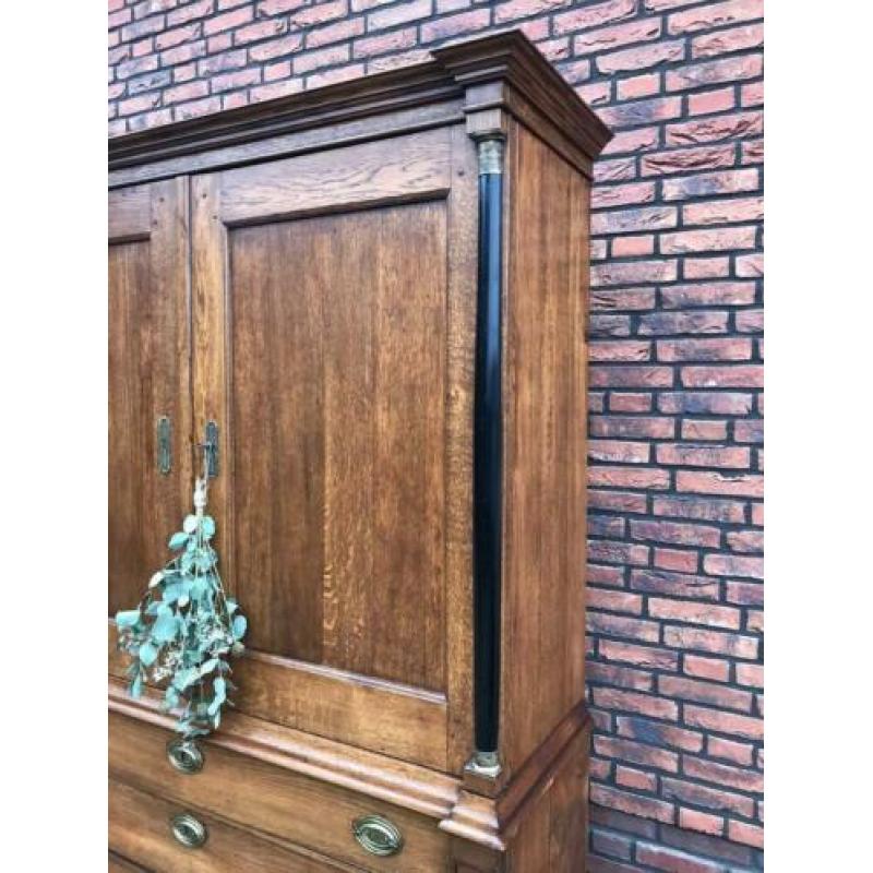 Antieke Hollands eiken Kabinet kast servieskast buffetkast