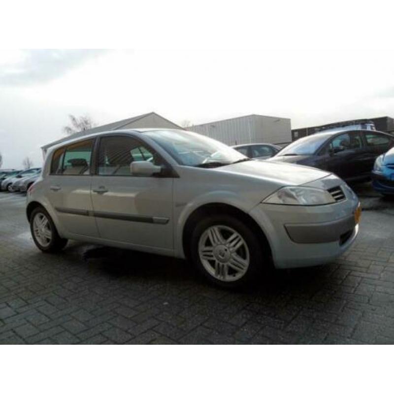Renault Mégane 2.0-16V Privilège Luxe Automaat!