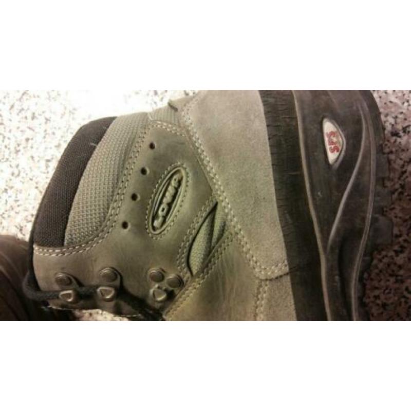 Lowa wandel berg schoenen maat 41.5