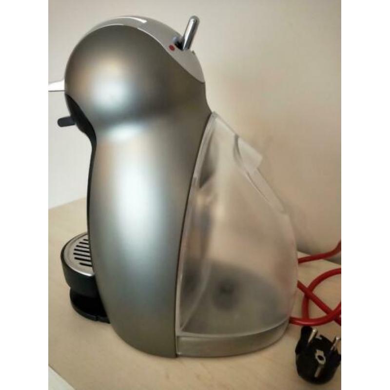 Krups Nescafé Dolce Gusto Genio2 met cupshouder, zie foto's