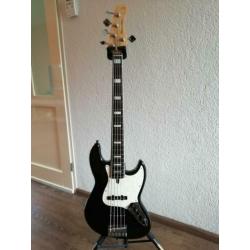 Sire Marcus Miller V7 5 alder