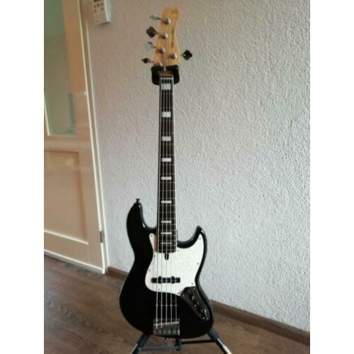 Sire Marcus Miller V7 5 alder