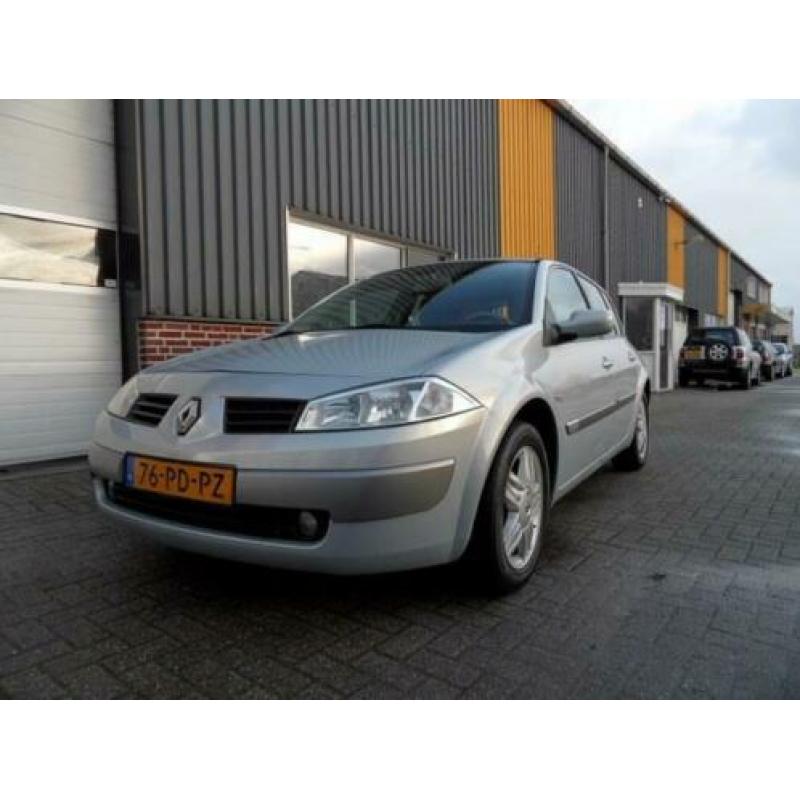 Renault Mégane 2.0-16V Privilège Luxe Automaat!