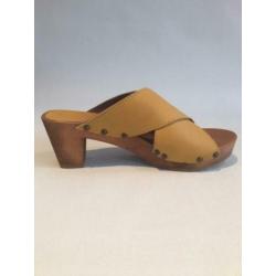 Sanita Wood Ennike Sandal Embossed Leather Yellow 37