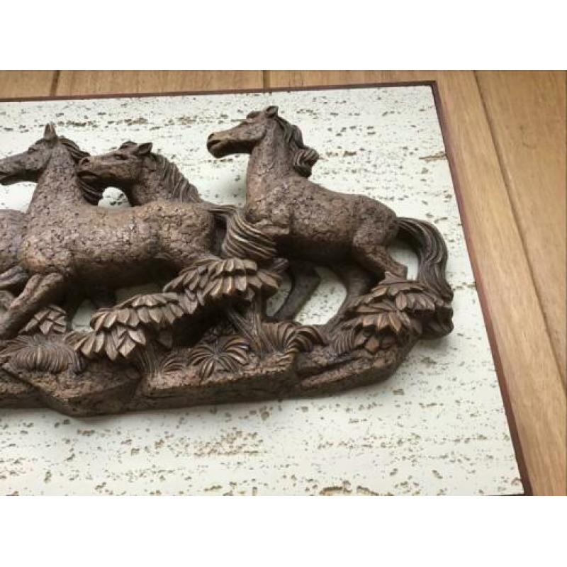 Wanddecoratie / schilderij met paarden in reliëf