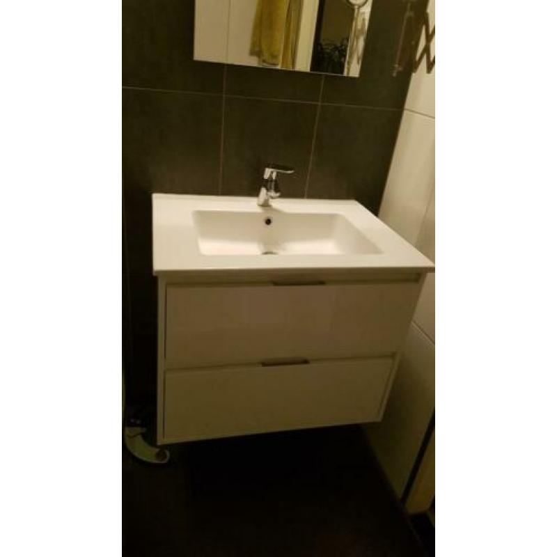 Opbouw keramiek wastafel