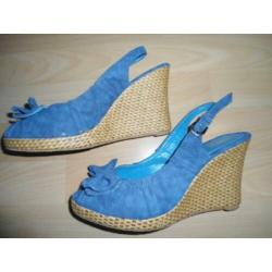 NIEUWSTAAT! Kayla Shoe; Leuke sleehak schoenen; maat 37