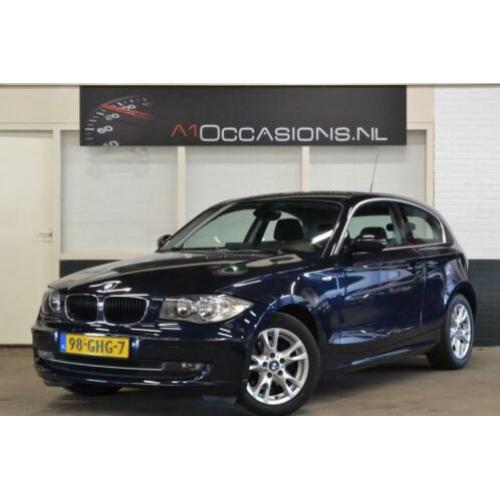 BMW 1 Serie 120i Business Line met navi en automaat!