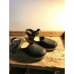 Sanita achtig Zweedse dames klompjes, vintage, retro 40