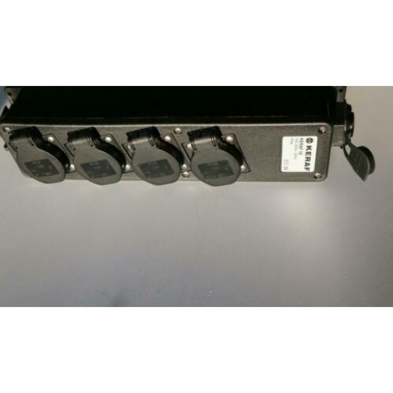 Keraf verdeeldozen - Neutrik powerCON TRUE1 doorlus
