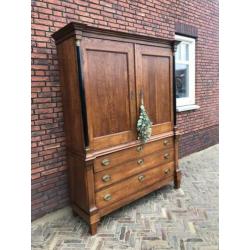Antieke Hollands eiken Kabinet kast servieskast buffetkast