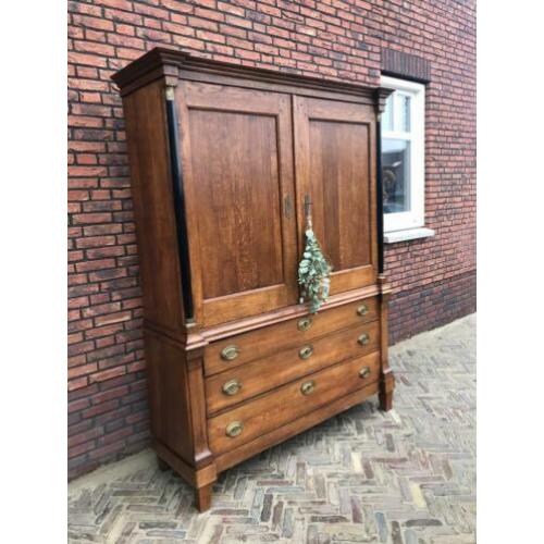 Antieke Hollands eiken Kabinet kast servieskast buffetkast