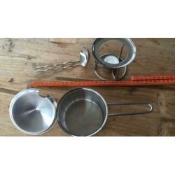 Satésaus saus fondue sauspannetjes