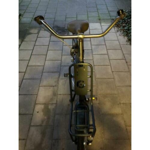 Zeer goed onderhouden grijze Dames Cortina fiets