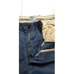 Twee broeken maat 34/30 merk Gap Khakis classics