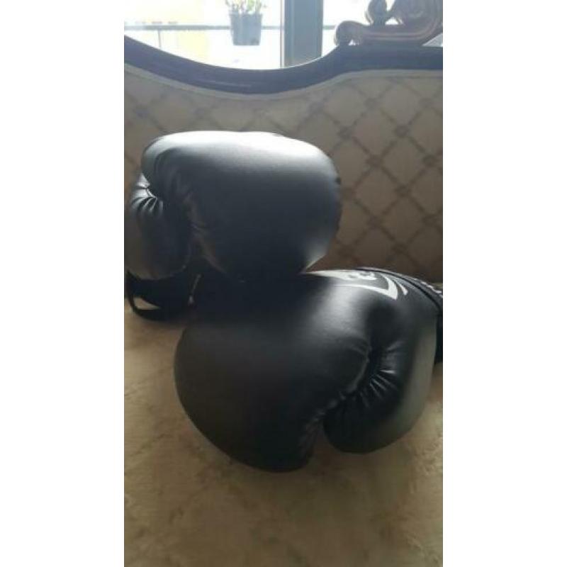 Venum bokshandschoenen ..nieuw