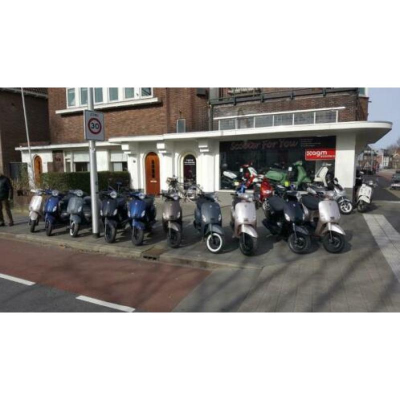 Peugeot V-Clic Snorscooter bij ;Scooterforyou, Zwolle