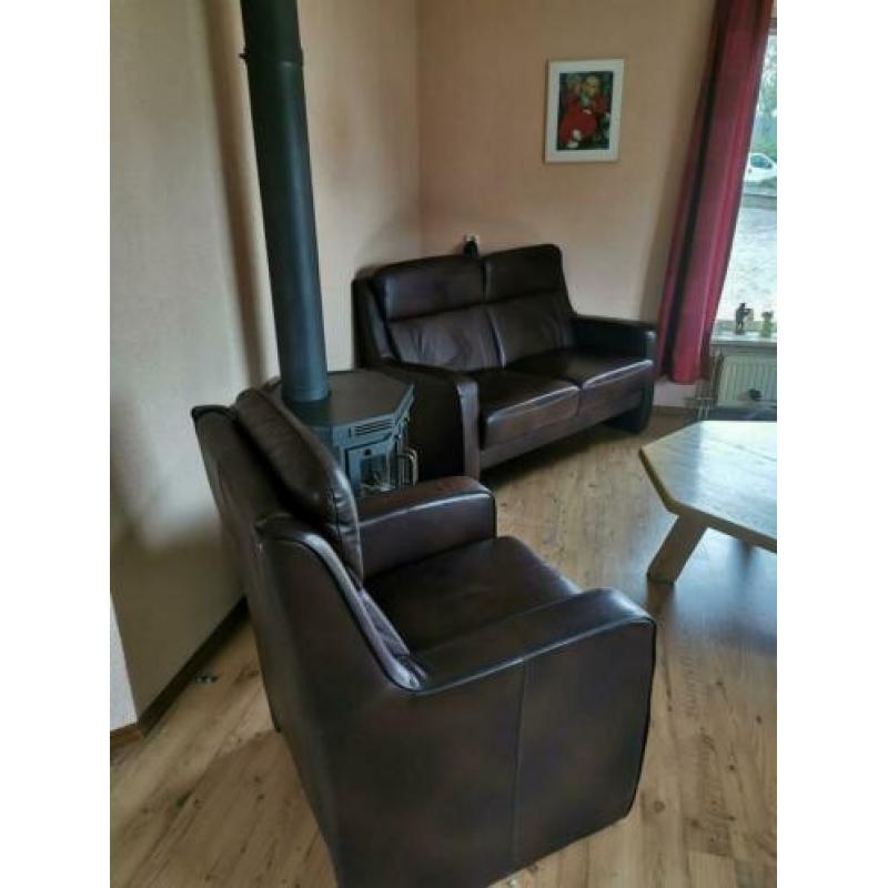 Leren bankstel en 2 fauteuils.