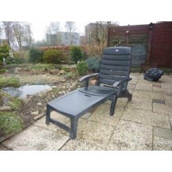 Te koop g.o.h en nette antraciet kleurige Hartman ligbed