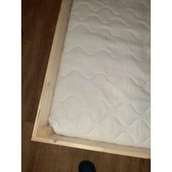 2 x 1 persoons kajuitbed.