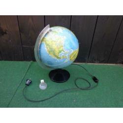 Vintage wereldbol / globe, Schaal 1:51.025.000,made in Italy
