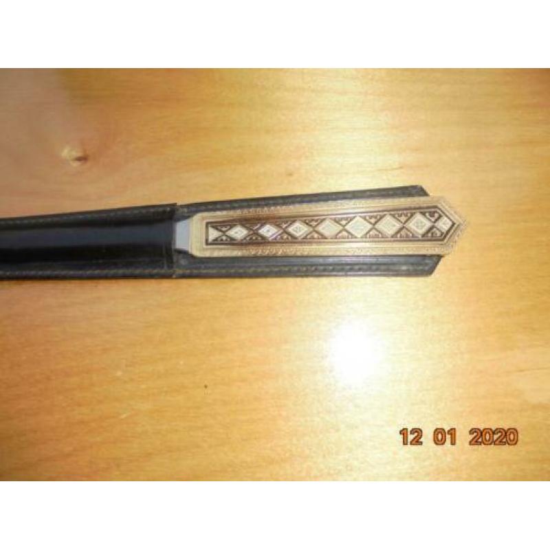 briefopener in leren hoes