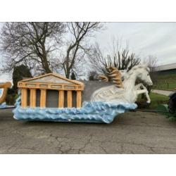 Carnavalswagen 2-delig voor grote groep met veel plek!